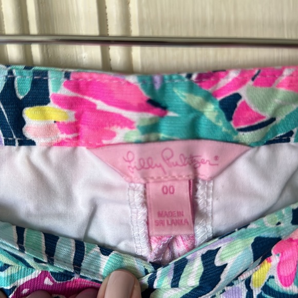 Lilly Pulitzer Scalloped Short Size 00 - Picture 2 of 7